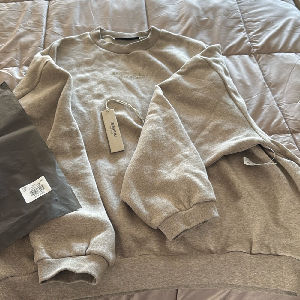 Essential fear of god sweat/ hoodie